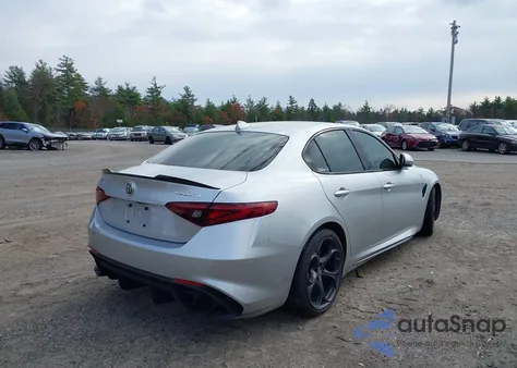 2017 Alfa Romeo Giulia Quadrifoglio Rwd z USA, uszkodzony, nr VIN ZARFAEAV6H7549421